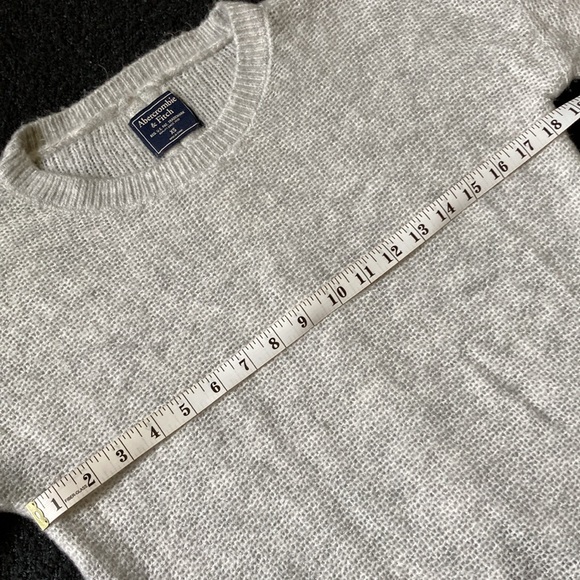 💕 ABERCROMBIE & FITCH SIZE XS GRAY SPLIT BACK SWEATER - Picture 6 of 12